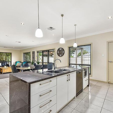 Accommodation On Lansell 1 Being Unit 1 Of 6 Lansell Street Mount Gambier Ngoại thất bức ảnh