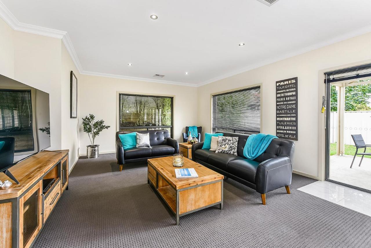 Accommodation On Lansell 1 Being Unit 1 Of 6 Lansell Street Mount Gambier Ngoại thất bức ảnh